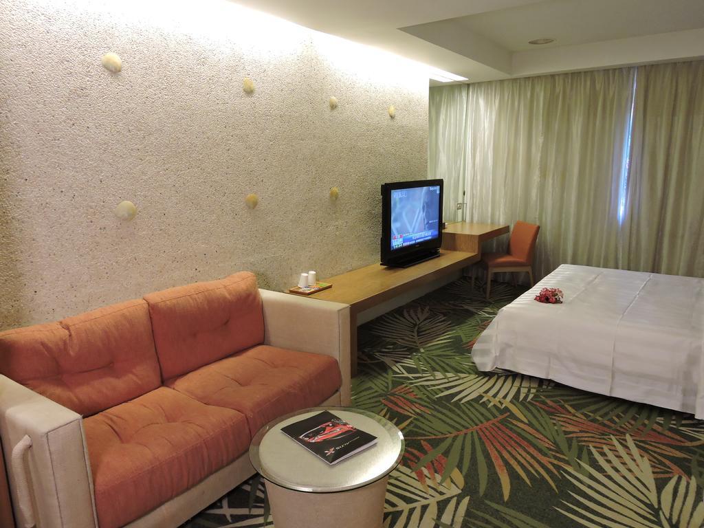 Edinburgh Motel Tainan Eksteriør bilde
