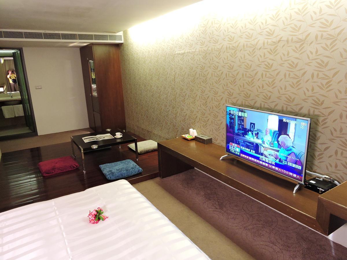 Edinburgh Motel Tainan Eksteriør bilde