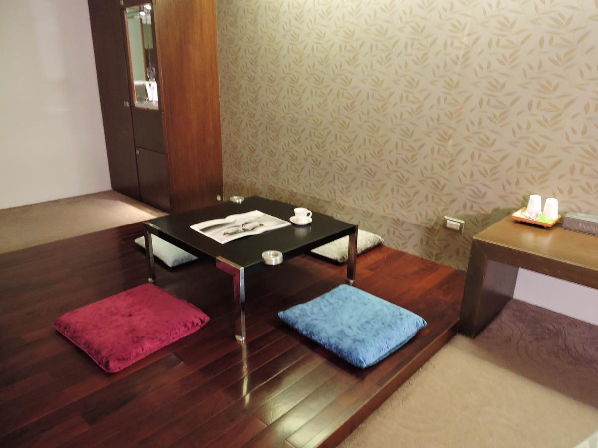 Edinburgh Motel Tainan Eksteriør bilde