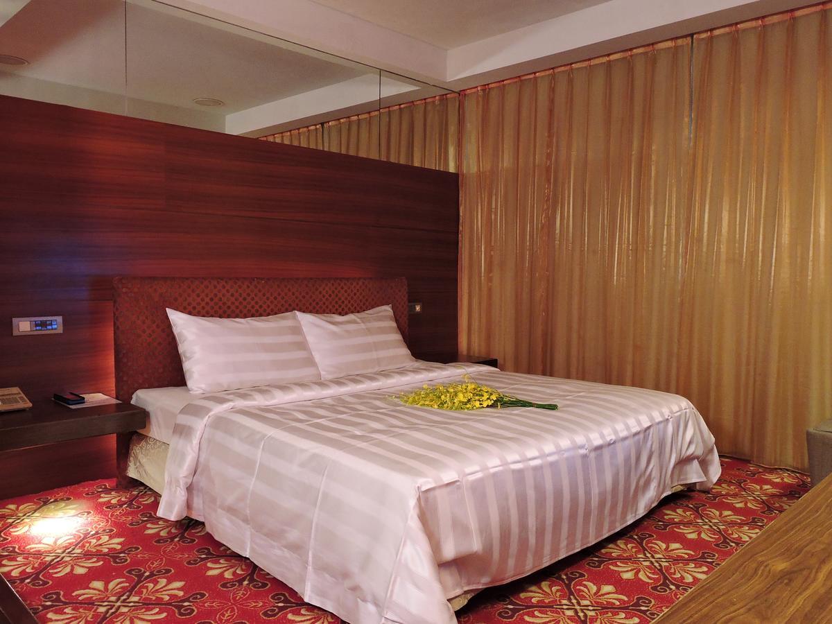 Edinburgh Motel Tainan Eksteriør bilde