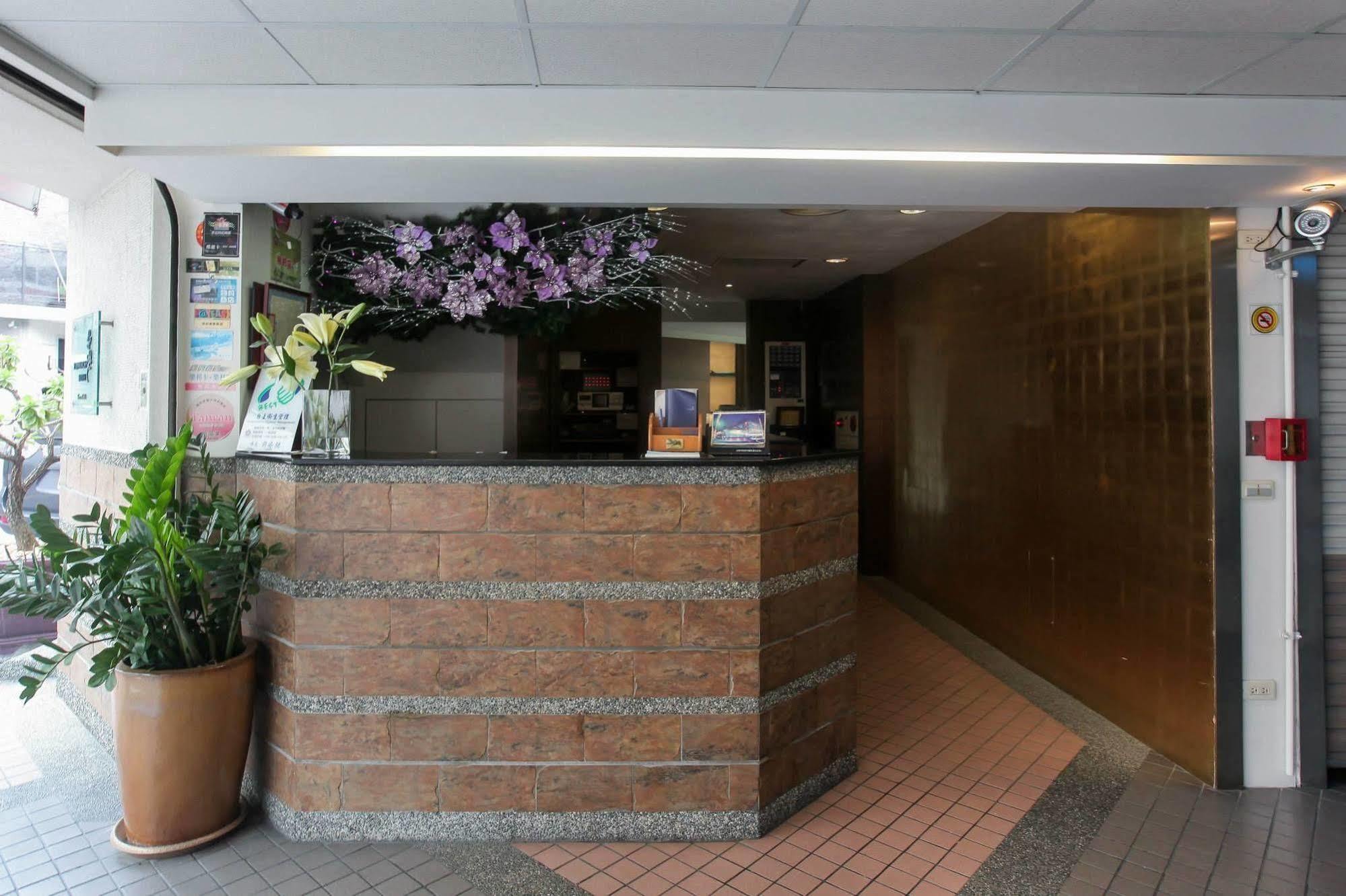 Edinburgh Motel Tainan Eksteriør bilde