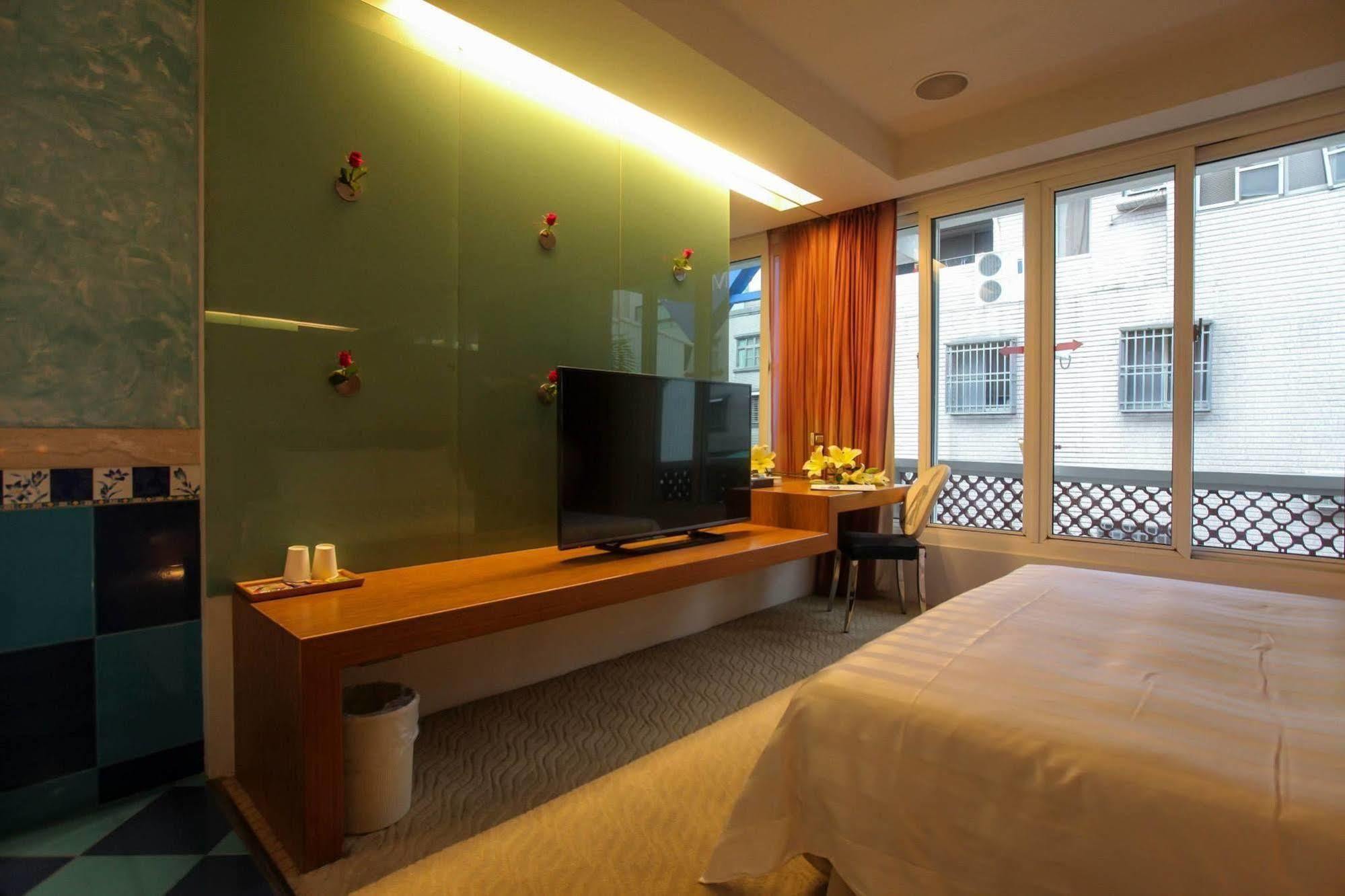 Edinburgh Motel Tainan Eksteriør bilde